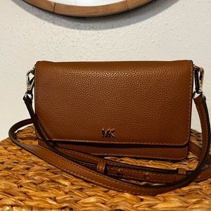 Michael Kors crossbody cellphone purse